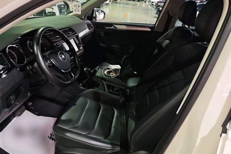 Used Volkswagen Tiguan L 2018 330TSI Automatic Two-Wheel Drive Luxury Edition Left Front Seat