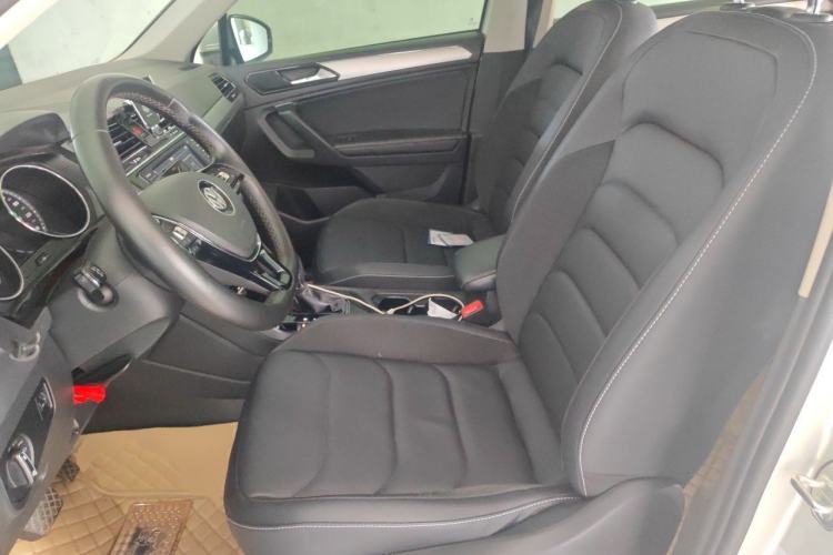 Used Volkswagen Tiguan L 2018 330TSI Automatic Two-Wheel Drive Luxury Edition Left Front Seat