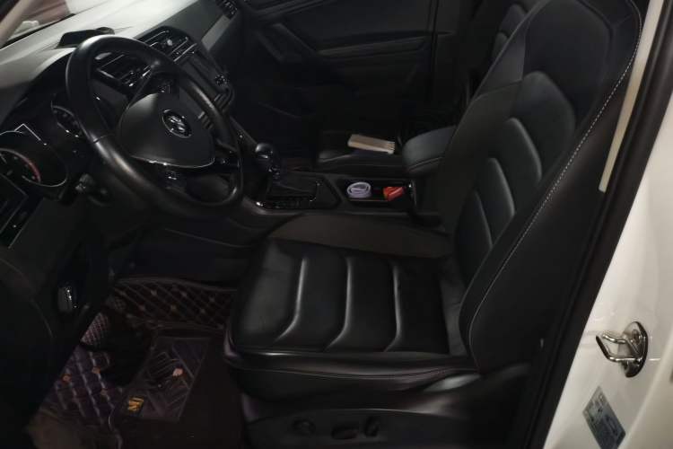 Used Volkswagen Tiguan L 2018 330TSI Automatic Two-Wheel Drive Luxury Edition Left Front Seat