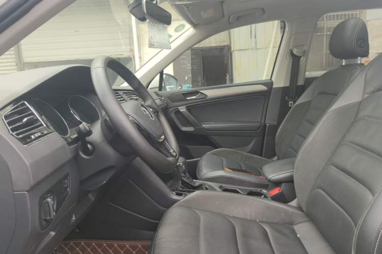 Used Volkswagen Tiguan L 2018 330TSI Automatic Two-Wheel Drive Luxury Edition Left Front Seat
