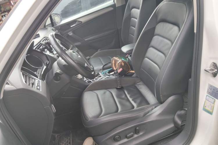 Used Volkswagen Tiguan L 2018 330TSI Automatic Two-Wheel Drive Comfort Edition Left Front Seat