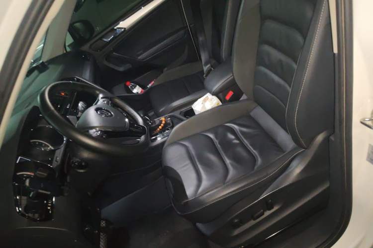 Used Volkswagen Tiguan L 2018 330TSI Automatic Two-Wheel Drive Luxury Edition Left Front Seat