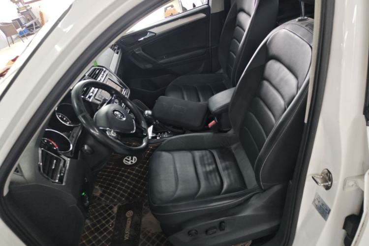 Used Volkswagen Tiguan L 2018 Facelift 330TSI Automatic Two-Wheel Drive Luxury Edition Left Front Seat