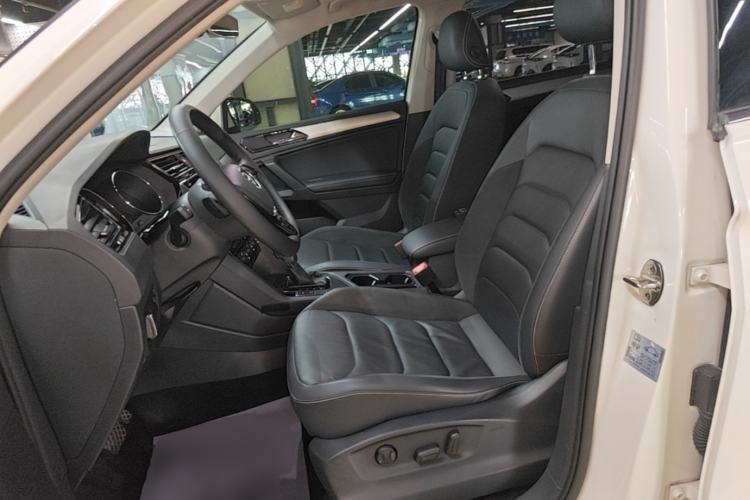 Used Volkswagen Tiguan L 2018 Facelift 330TSI Automatic Two-Wheel Drive Luxury Edition Left Front Seat