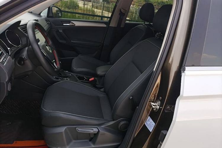 Used Volkswagen Tiguan L 2018 Revised Version 330TSI Automatic Two-Wheel Drive Trendy Edition Left Front Seat