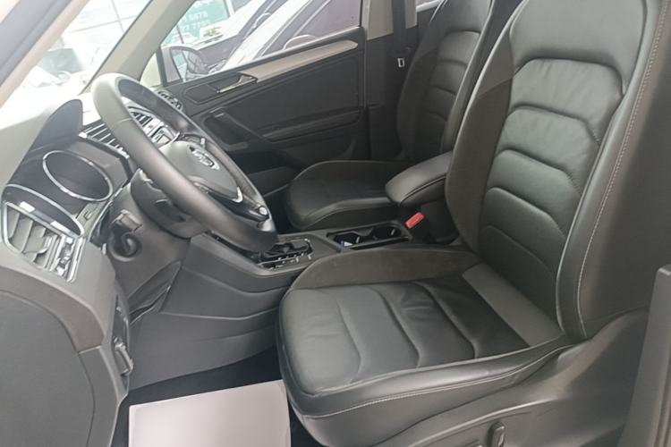 Used Volkswagen Tiguan L 2018 Revised Version 330TSI Automatic Two-Wheel Drive Comfort Edition Left Front Seat