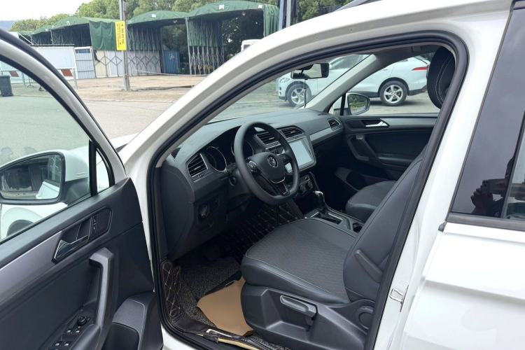 Used Volkswagen Tiguan L 2018 330TSI Automatic Two-Wheel Drive Luxury Edition Left Front Seat