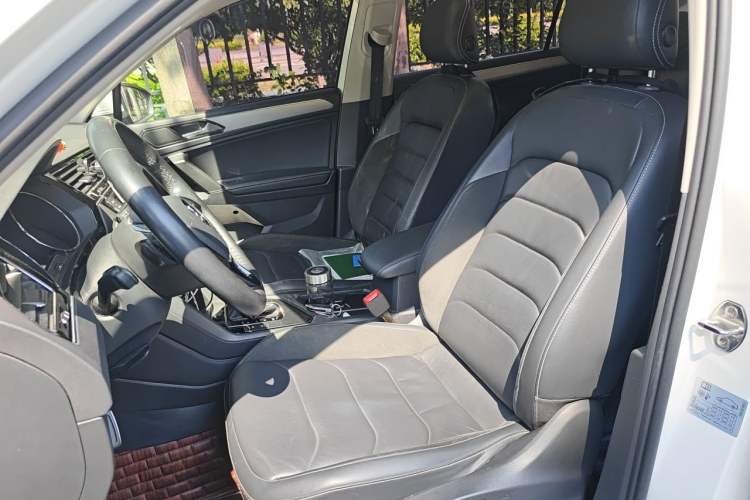 Used Volkswagen Tiguan L 2018 330TSI Automatic Two-Wheel Drive Luxury Edition Left Front Seat