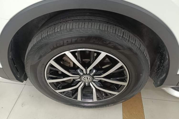 Used Volkswagen Tiguan L 2018 Facelift 330TSI Automatic Two-Wheel Drive Luxury Edition Left Front Wheel Hub