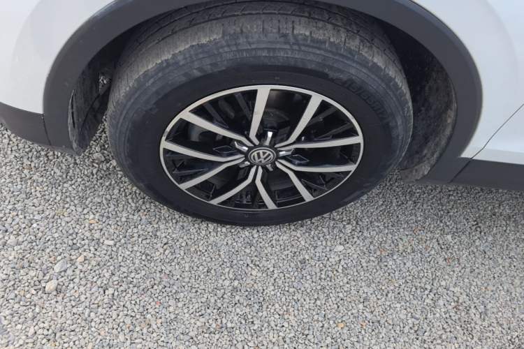 Used Volkswagen Tiguan L 2018 330TSI Automatic Two-Wheel Drive Luxury Edition Left Front Wheel Hub