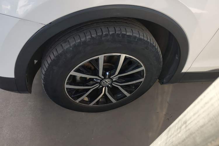 Used Volkswagen Tiguan L 2018 Facelift 330TSI Automatic Two-Wheel Drive Luxury Edition Left Front Wheel Hub