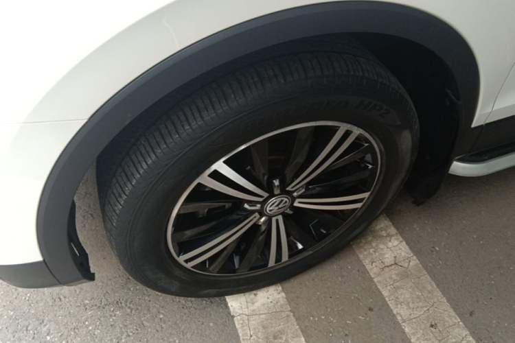 Used Volkswagen Tiguan L 2018 380TSI Automatic All-Wheel Drive Luxury Edition Left Front Wheel Hub