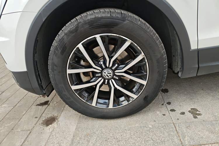 Used Volkswagen Tiguan L 2018 330TSI Automatic Two-Wheel Drive Comfort Edition Left Front Wheel Hub