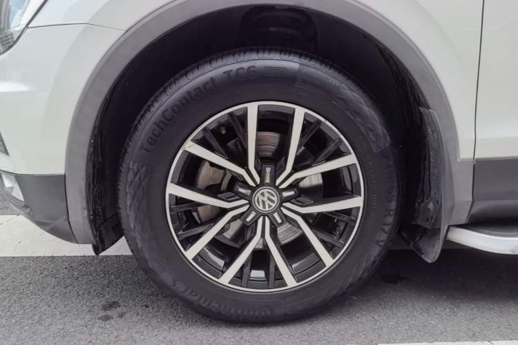 Used Volkswagen Tiguan L 2018 Facelift 330TSI Automatic Two-Wheel Drive Luxury Edition Left Front Wheel Hub