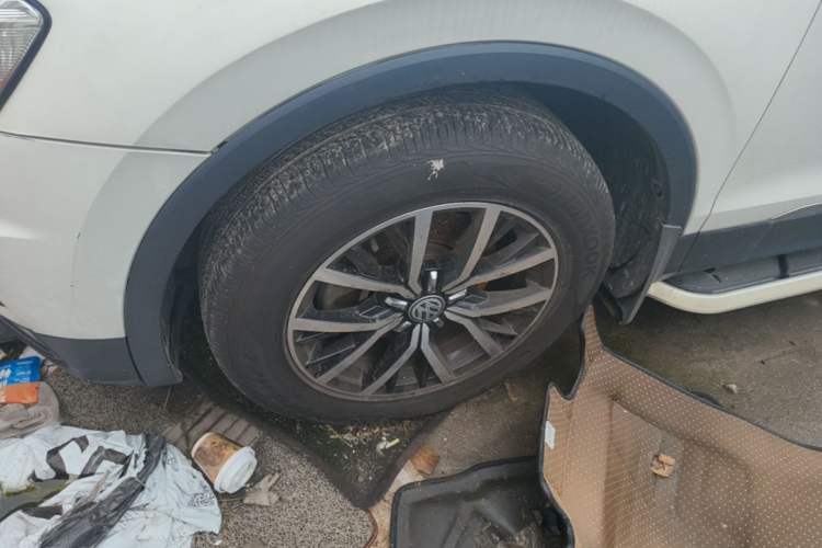 Used Volkswagen Tiguan L 2018 330TSI Automatic Two-Wheel Drive Luxury Edition Left Front Wheel Hub