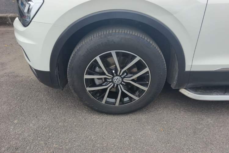 Used Volkswagen Tiguan L 2018 Facelift 330TSI Automatic Two-Wheel Drive Luxury Edition Left Front Wheel Hub