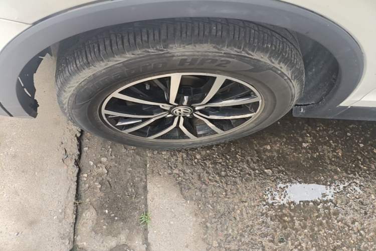 Used Volkswagen Tiguan L 2018 330TSI Automatic Two-Wheel Drive Comfort Edition Left Front Wheel Hub