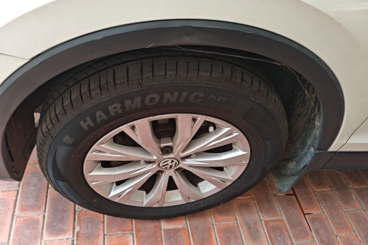 Used Volkswagen Tiguan L 2018 330TSI Automatic Two-Wheel Drive Luxury Edition Left Front Wheel Hub