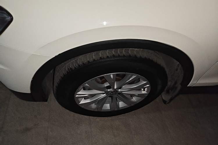 Used Volkswagen Tiguan L 2018 330TSI Automatic Two-Wheel Drive Luxury Edition Left Front Wheel Hub
