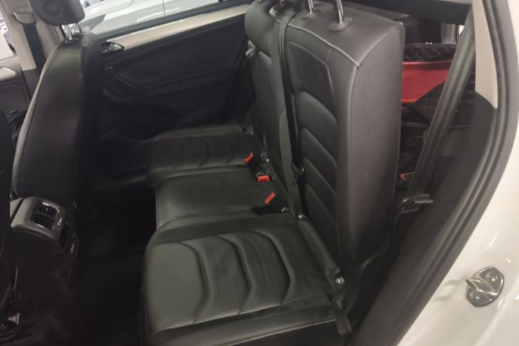 Used Volkswagen Tiguan L 2018 Revised Version 330TSI Automatic Two-Wheel Drive Comfort Edition Left Rear Seat