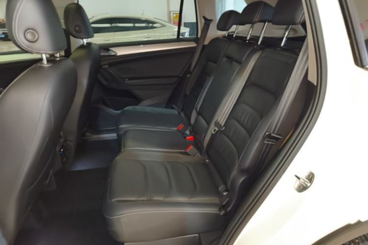 Used Volkswagen Tiguan L 2018 330TSI Automatic Two-Wheel Drive Luxury Edition Left Rear Seat
