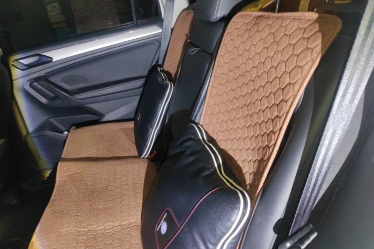 Used Volkswagen Tiguan L 2018 330TSI Automatic Two-Wheel Drive Luxury Edition Left Rear Seat