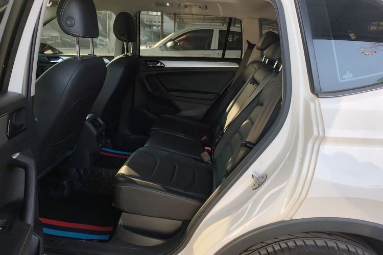 Used Volkswagen Tiguan L 2018 Facelift 330TSI Automatic Two-Wheel Drive Luxury Edition Left Rear Seat