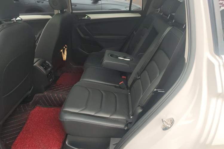 Used Volkswagen Tiguan L 2018 380TSI Automatic All-Wheel Drive Luxury Edition Left Rear Seat