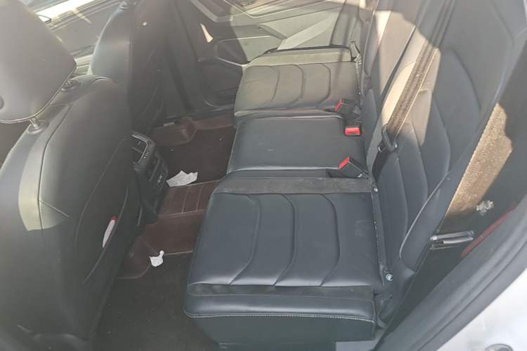 Used Volkswagen Tiguan L 2018 Facelift 330TSI Automatic Two-Wheel Drive Luxury Edition Left Rear Seat