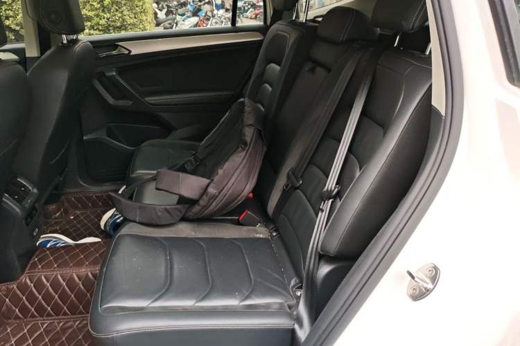 Used Volkswagen Tiguan L 2018 Facelift 330TSI Automatic Two-Wheel Drive Luxury Edition Left Rear Seat