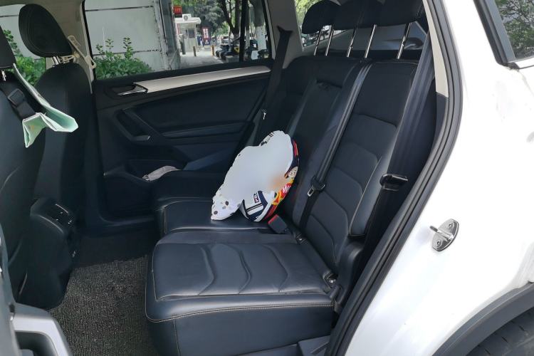 Used Volkswagen Tiguan L 2018 Facelift 330TSI Automatic Two-Wheel Drive Luxury Edition Left Rear Seat