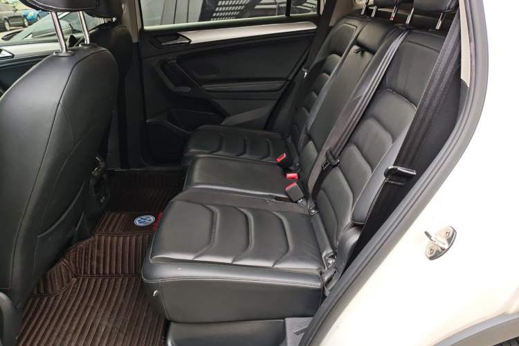 Used Volkswagen Tiguan L 2018 330TSI Automatic Two-Wheel Drive Comfort Edition Left Rear Seat