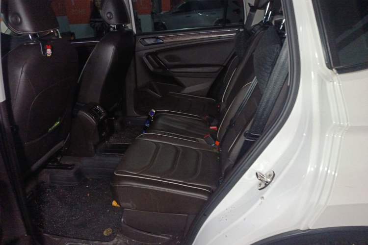 Used Volkswagen Tiguan L 2018 330TSI Automatic Two-Wheel Drive Flagship Edition Left Rear Seat