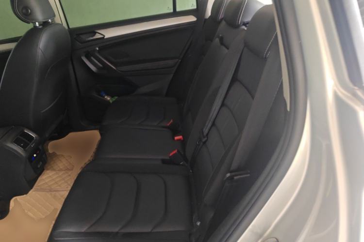 Used Volkswagen Tiguan L 2018 330TSI Automatic Two-Wheel Drive Luxury Edition Left Rear Seat