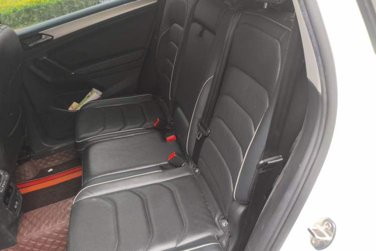 Used Volkswagen Tiguan L 2018 330TSI Automatic Two-Wheel Drive Flagship Edition Left Rear Seat