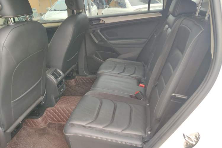 Used Volkswagen Tiguan L 2018 330TSI Automatic Two-Wheel Drive Luxury Edition Left Rear Seat