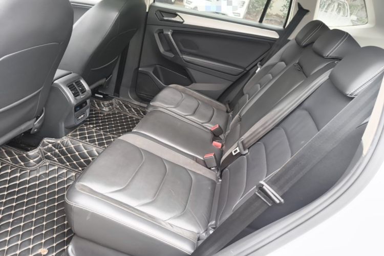 Used Volkswagen Tiguan L 2018 Facelift 330TSI Automatic Two-Wheel Drive Luxury Edition Left Rear Seat