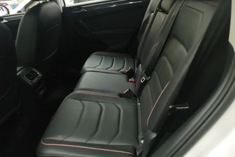 Used Volkswagen Tiguan L 2018 Revised Version 380TSI Automatic All-Wheel Drive Flagship Edition Left Rear Seat