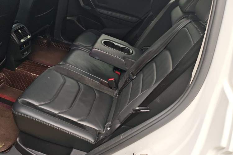 Used Volkswagen Tiguan L 2018 330TSI Automatic Two-Wheel Drive Comfort Edition Left Rear Seat