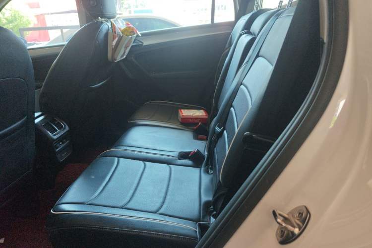 Used Volkswagen Tiguan L 2018 330TSI Automatic Two-Wheel Drive Comfort Edition Left Rear Seat