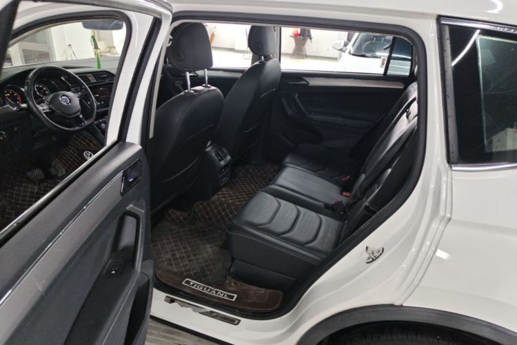 Used Volkswagen Tiguan L 2018 Facelift 330TSI Automatic Two-Wheel Drive Luxury Edition Left Rear Seat