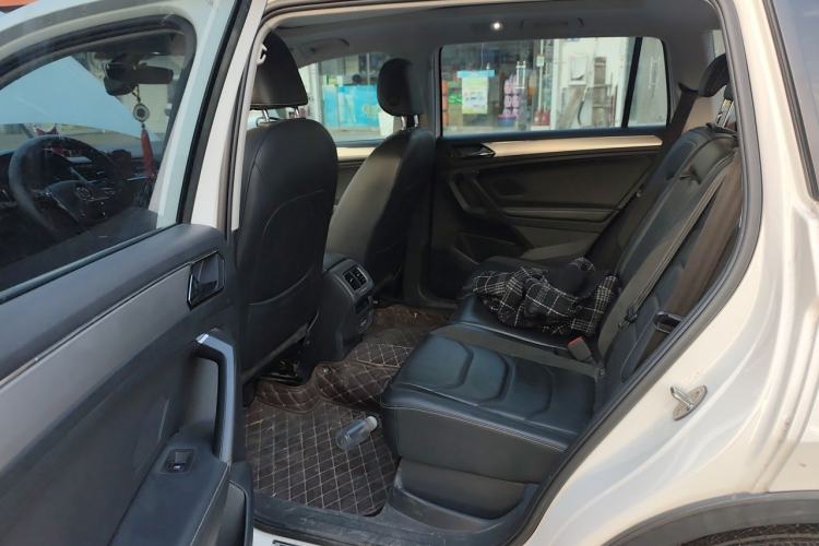 Used Volkswagen Tiguan L 2018 Facelift 330TSI Automatic Two-Wheel Drive Luxury Edition Left Rear Seat
