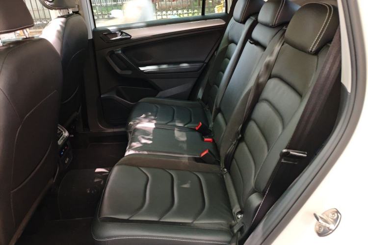 Used Volkswagen Tiguan L 2018 330TSI Automatic Two-Wheel Drive Luxury Edition Left Rear Seat