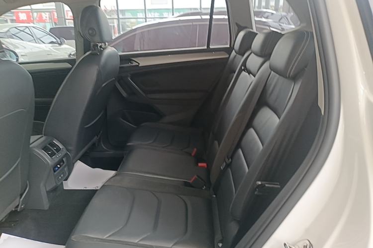 Used Volkswagen Tiguan L 2018 Revised Version 330TSI Automatic Two-Wheel Drive Comfort Edition Left Rear Seat