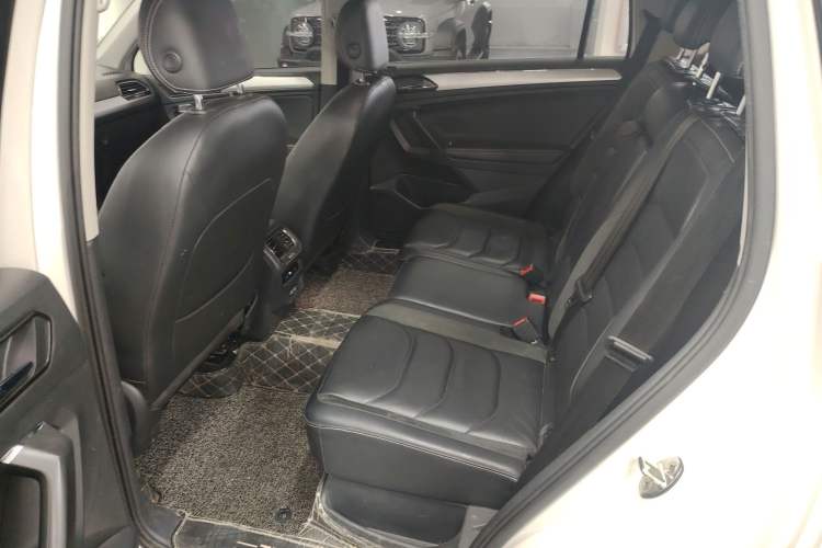 Used Volkswagen Tiguan L 2018 280TSI Automatic Two-Wheel Drive Comfort Edition Left Rear Seat