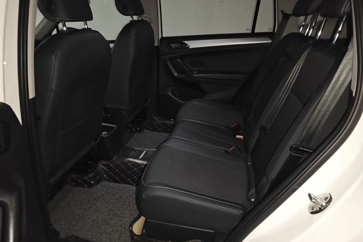 Used Volkswagen Tiguan L 2018 330TSI Automatic Two-Wheel Drive Luxury Edition Left Rear Seat