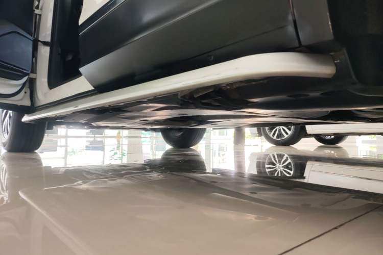 Used Volkswagen Tiguan L 2018 330TSI Automatic Two-Wheel Drive Luxury Edition Left Side Sill