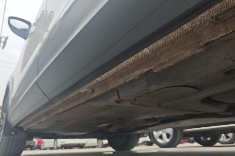 Used Volkswagen Tiguan L 2018 380TSI Automatic All-Wheel Drive Luxury Edition Left Side Sill