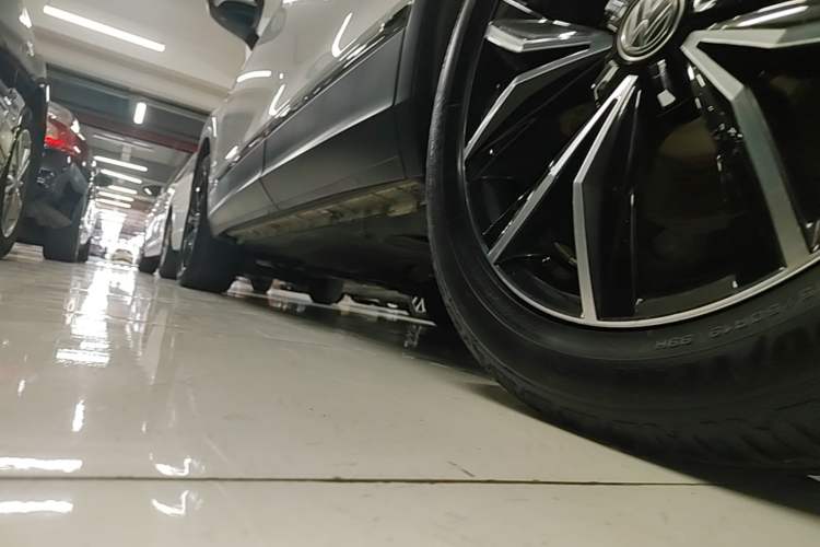 Used Volkswagen Tiguan L 2018 Revised Version 380TSI Automatic All-Wheel Drive Flagship Edition Left Side Sill