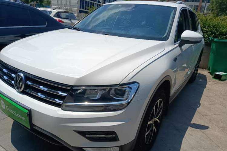 Used Volkswagen Tiguan L 2018 330TSI Automatic Two-Wheel Drive Luxury Edition Guazi used car, China used car export, Used car for sale, Used  cars, Cheapest cars for sale